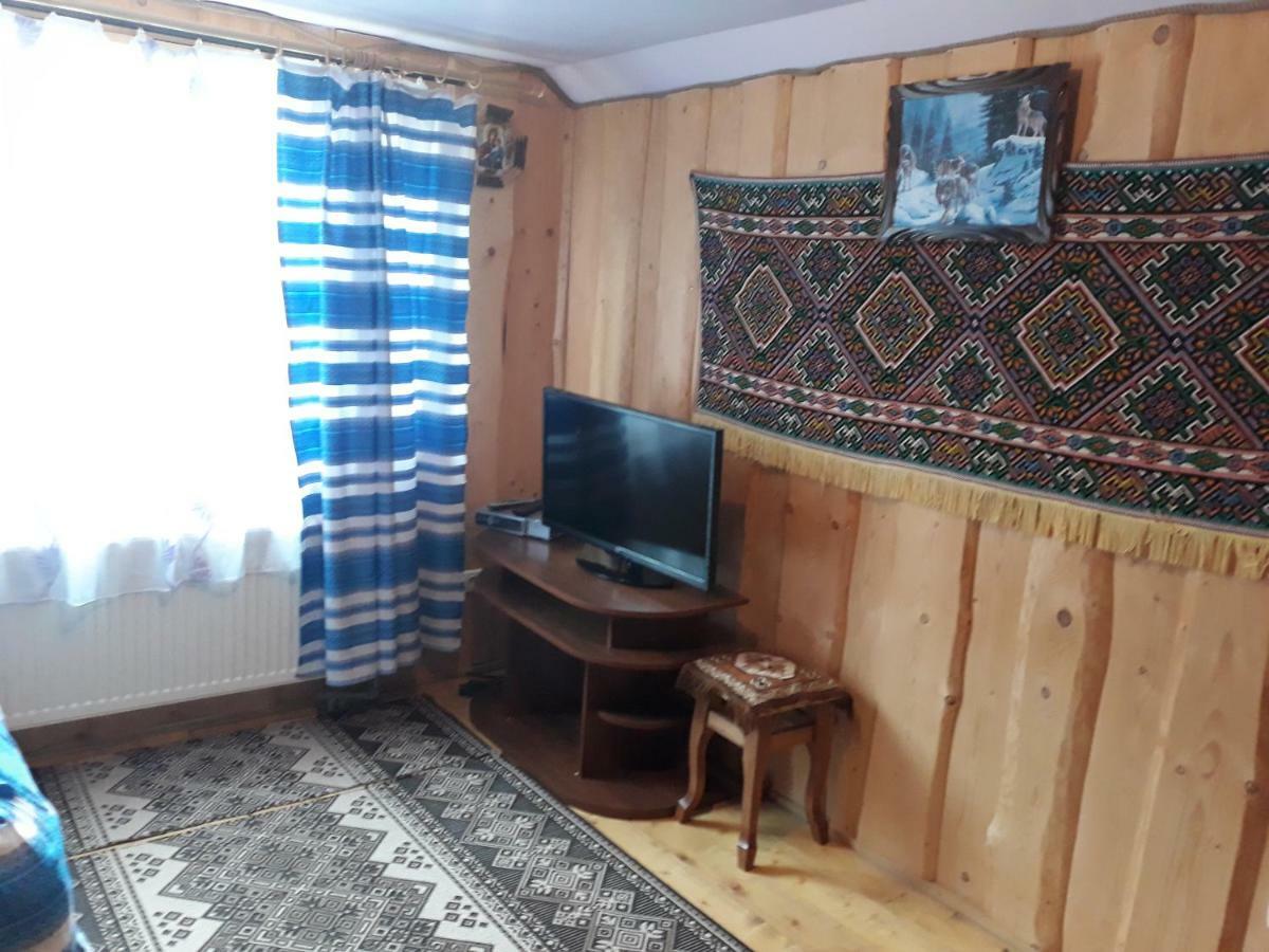 拉泽希纳 Gostynnyi Dvir U Marichky酒店 外观 照片